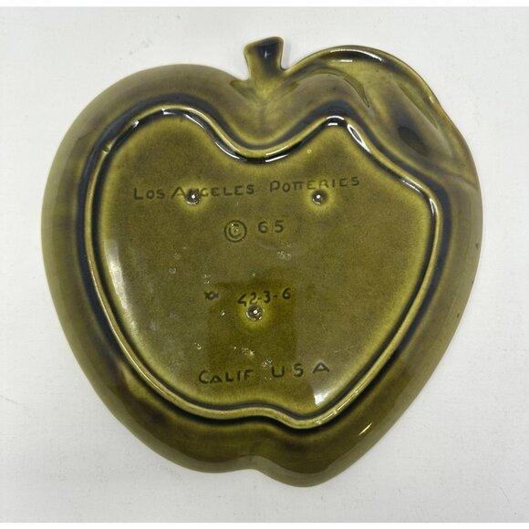 1960s LOS ANGELES POTTERIES Green Glaze APPLE DISH PLATE 9"x 9" #42-3-6 Pottery - Picture 8 of 9
